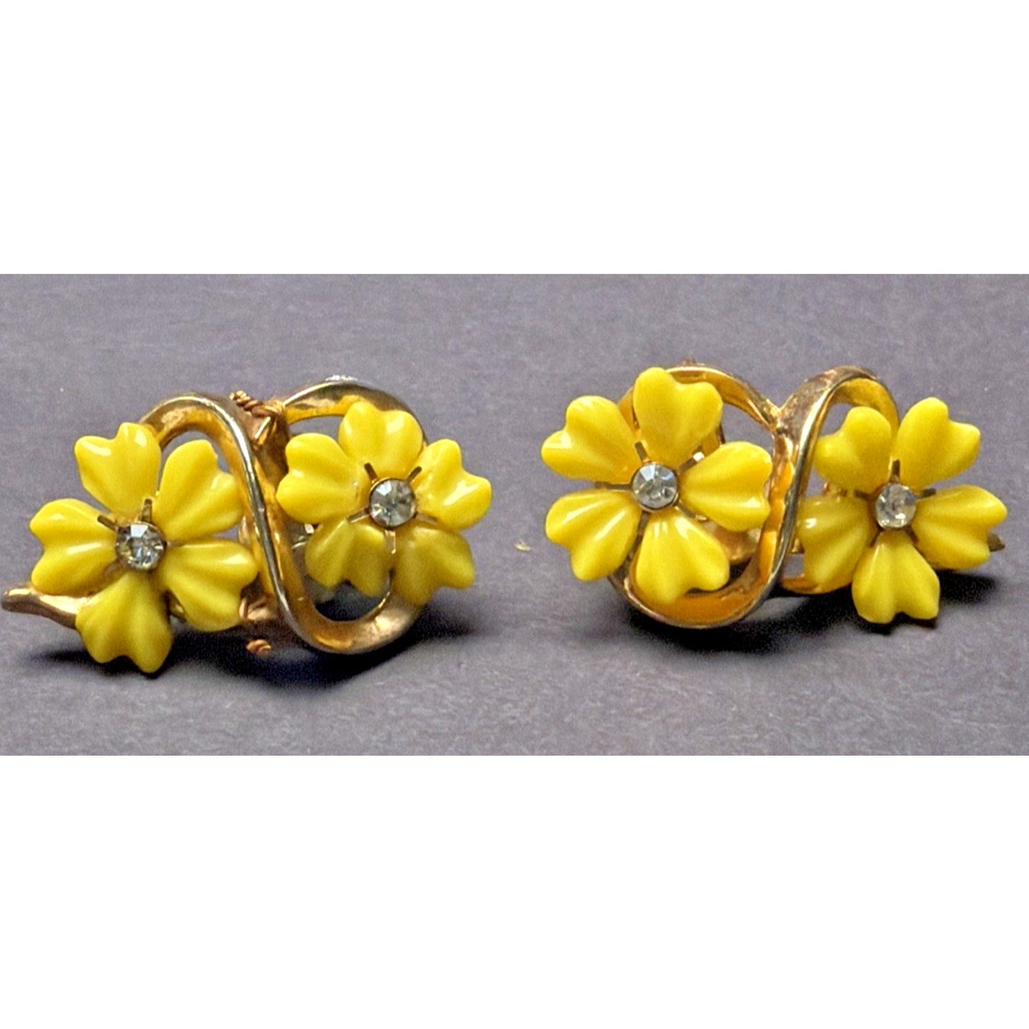 Trifari Yellow Floral Flower Clip On Earrings Rhinestone Center Gold Tone Damage