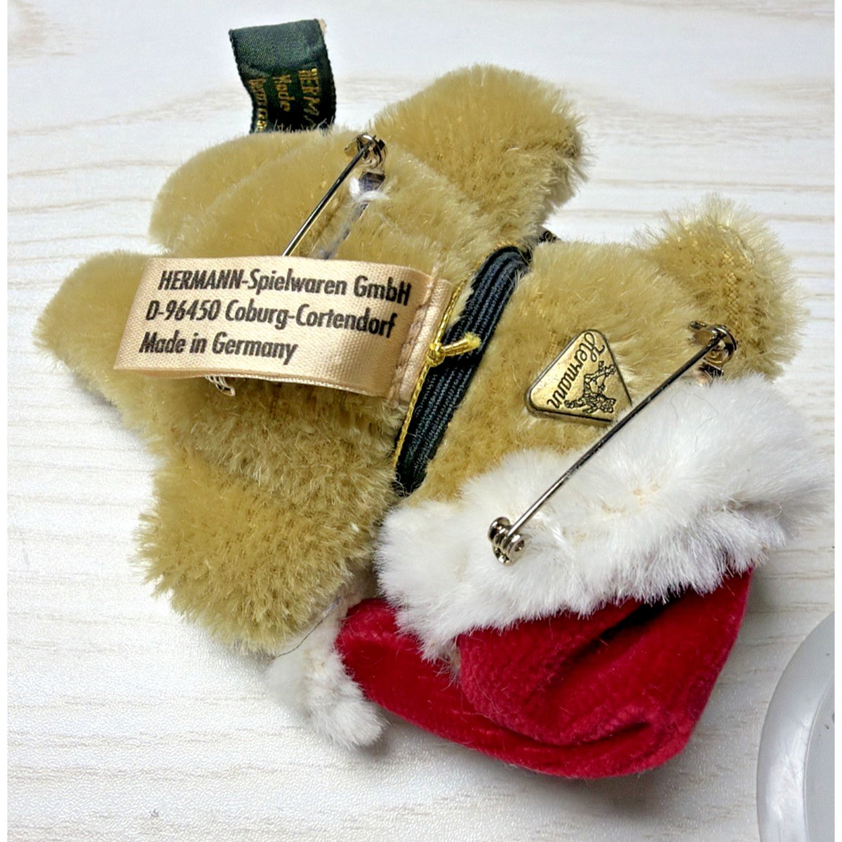Vintage Hermann Spielwaren 1996 Christmas Bear Pin Brooch Mohair Tags