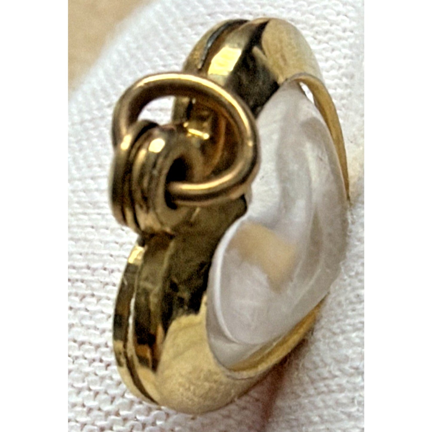 Vtg Gold Plated Lucite Mustard Seed Heart Pendant Charm Religious Amulet As Is