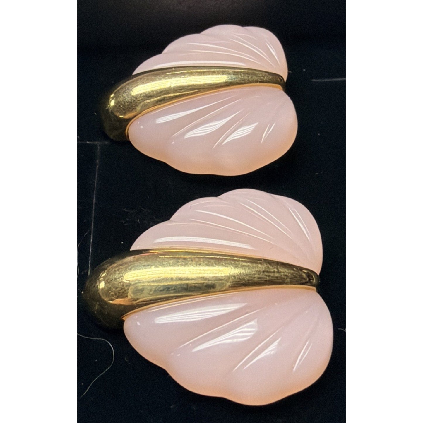 Vintage Avon Pastel Winter Pastels Pink Lucite Gold Toned Heart Earrings Ribbed