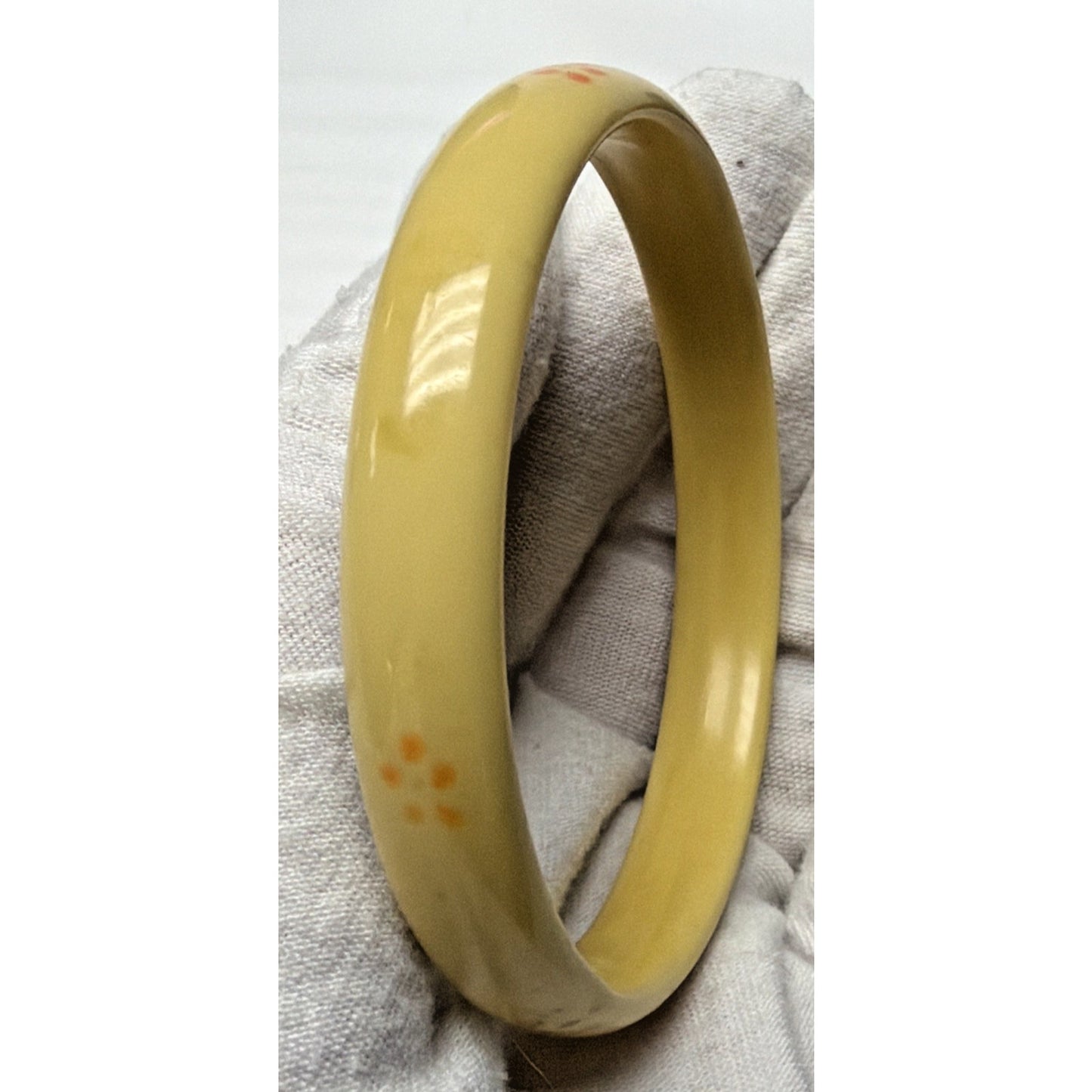 Vintage Bakelite Cream Ivory Painted Bangle Bracelet