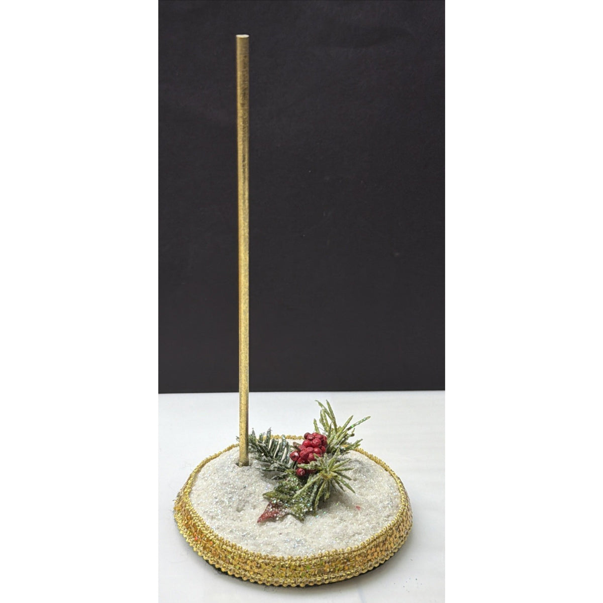 Mark Roberts Snow Base Gold Pole Christmas Ornament Display Stand As Is