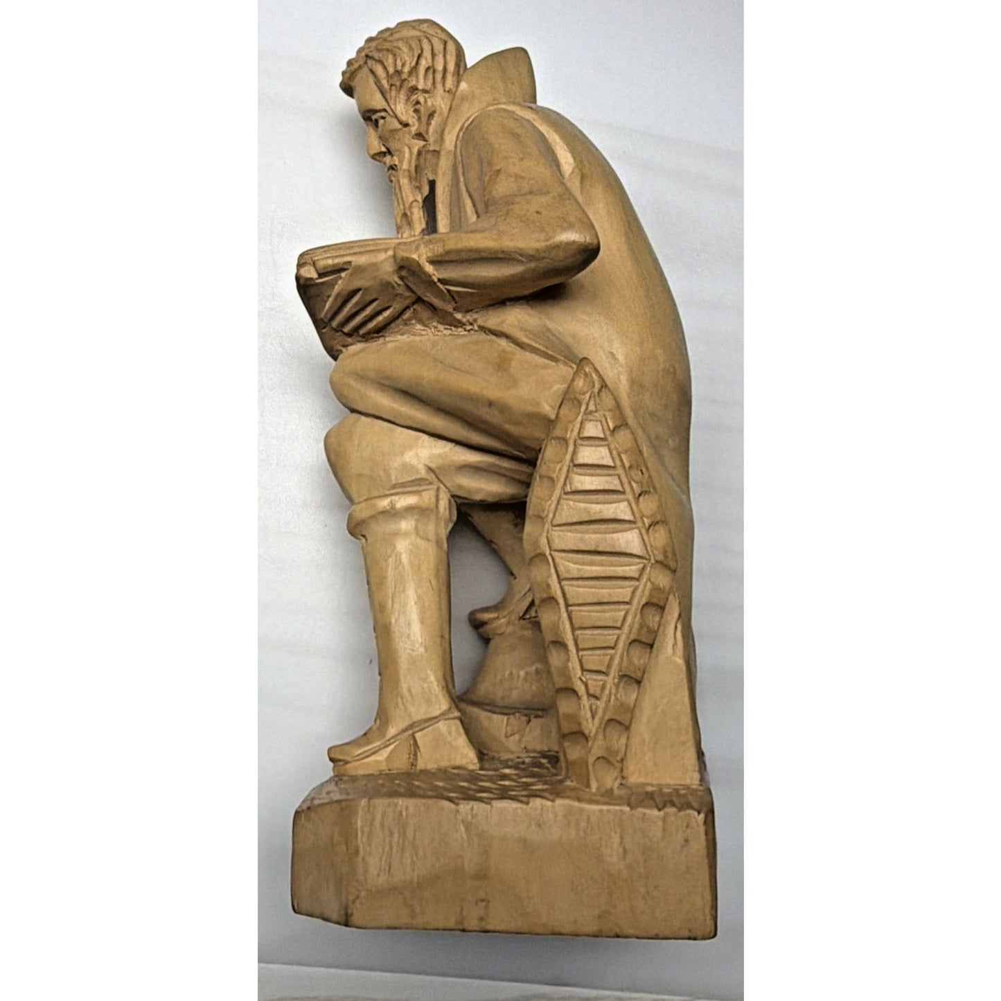 Vintage Don Quixote The Man of La Mancha Wood Carving Sitting Reading Book