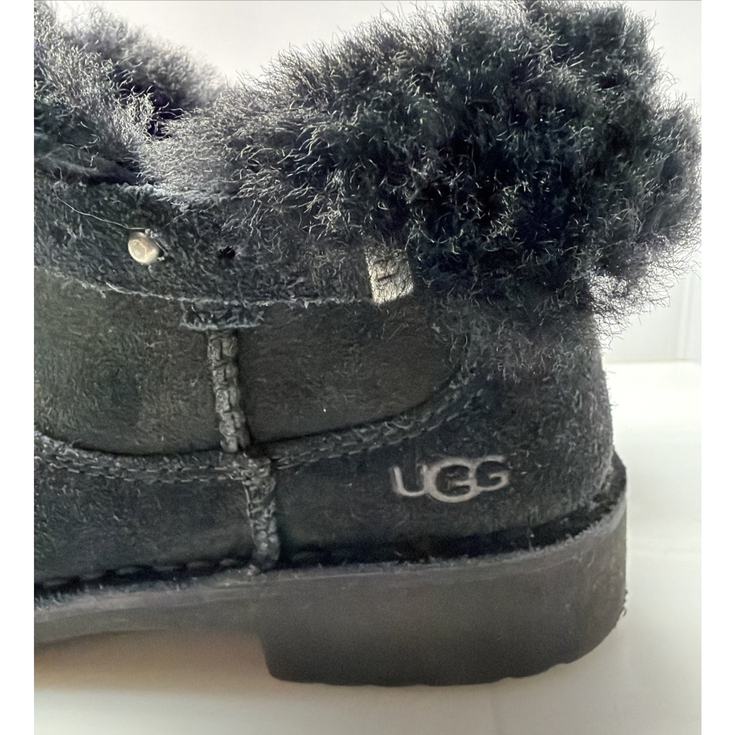Ugg Elisa Black Suede Shearling Buckle Ankle Boot Sz 6