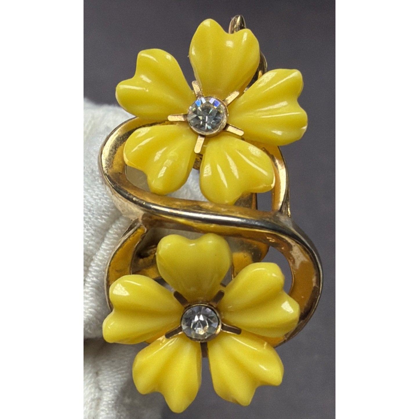 Trifari Yellow Floral Flower Clip On Earrings Rhinestone Center Gold Tone Damage