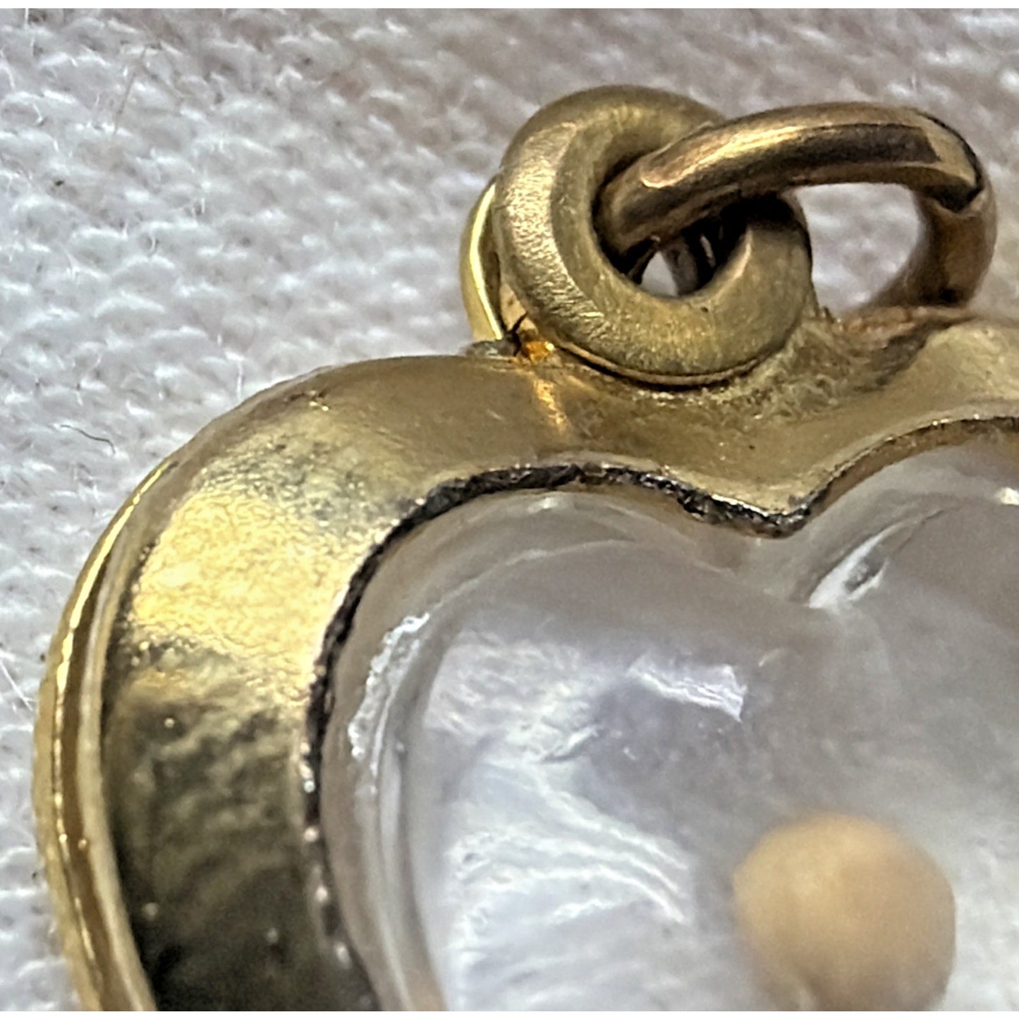 Vtg Gold Plated Lucite Mustard Seed Heart Pendant Charm Religious Amulet As Is