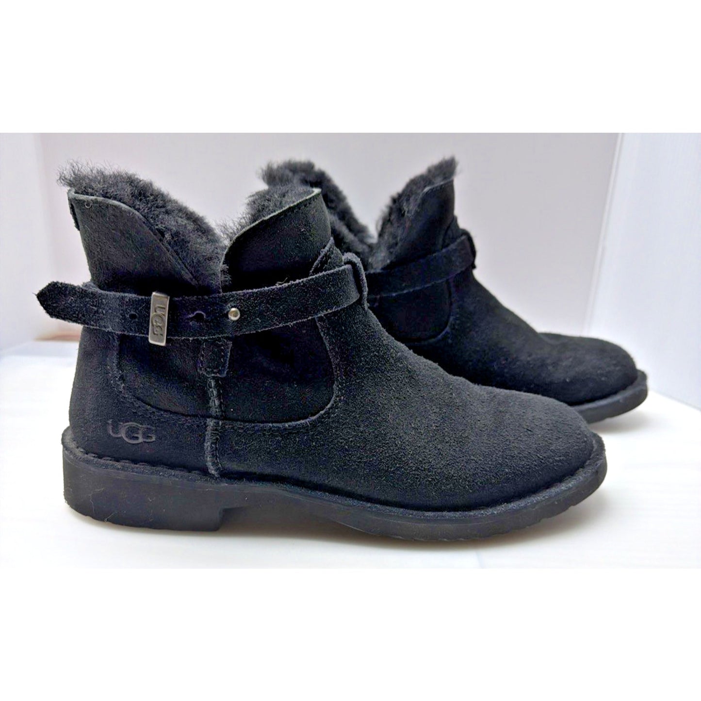 Ugg Elisa Black Suede Shearling Buckle Ankle Boot Sz 6
