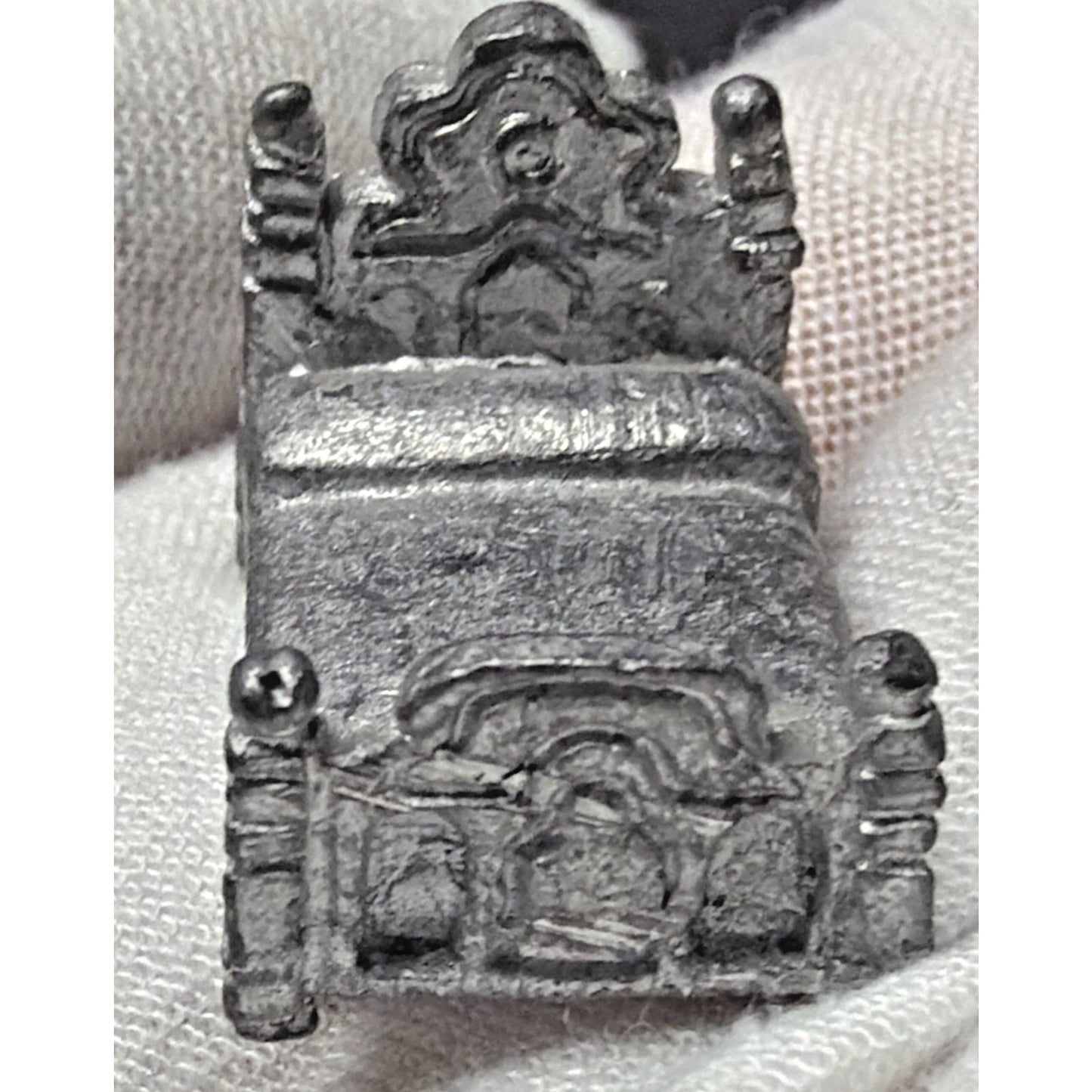 Lot of 6 Pewter Miniature Dollhouse Furniture Bed Couch Table Dresser Chest