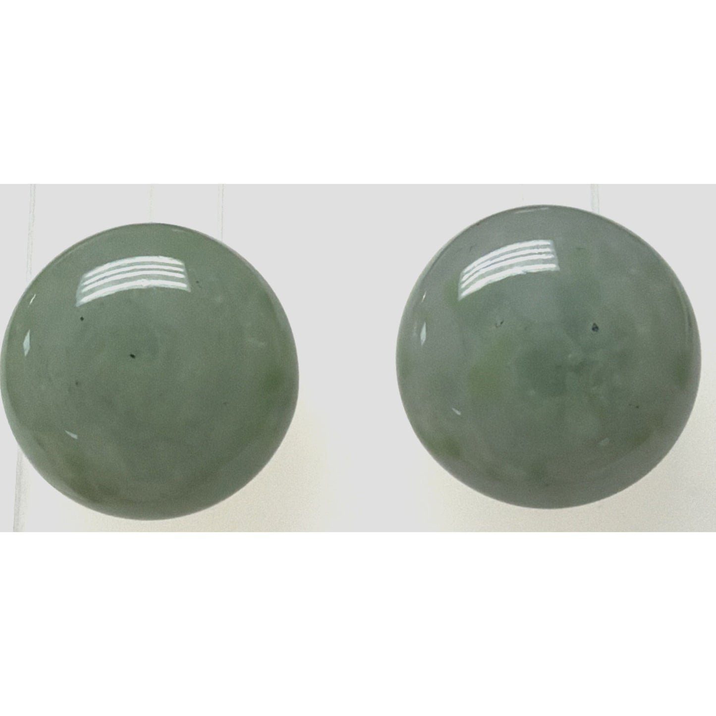Vintage Crown Trifari Jade Green Glass Cabochon Clip Earrings Gold Tone Round As