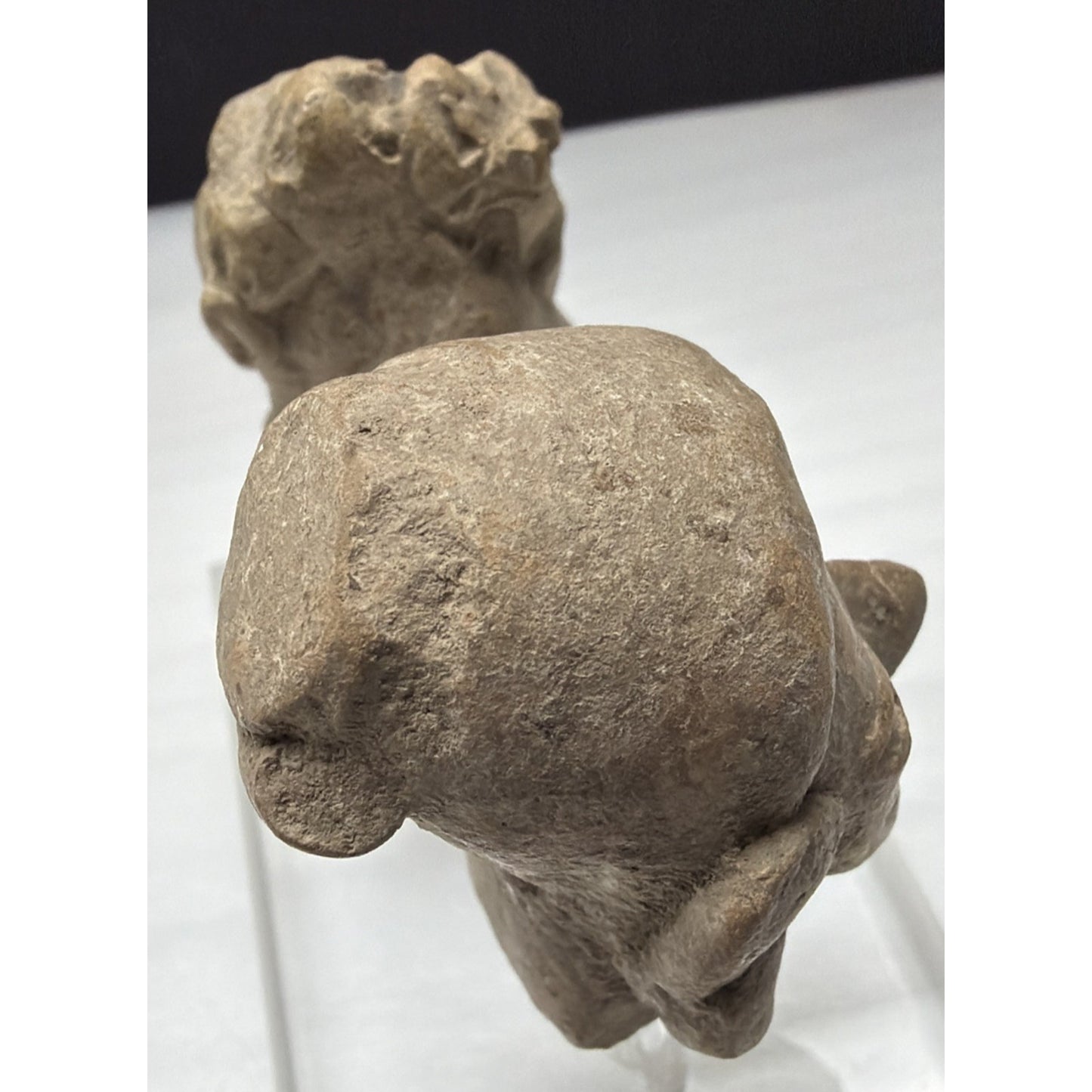 Pre-Columbian Pottery Head Fragment Acrylic Stand Tumaco La Tolita As Is Read