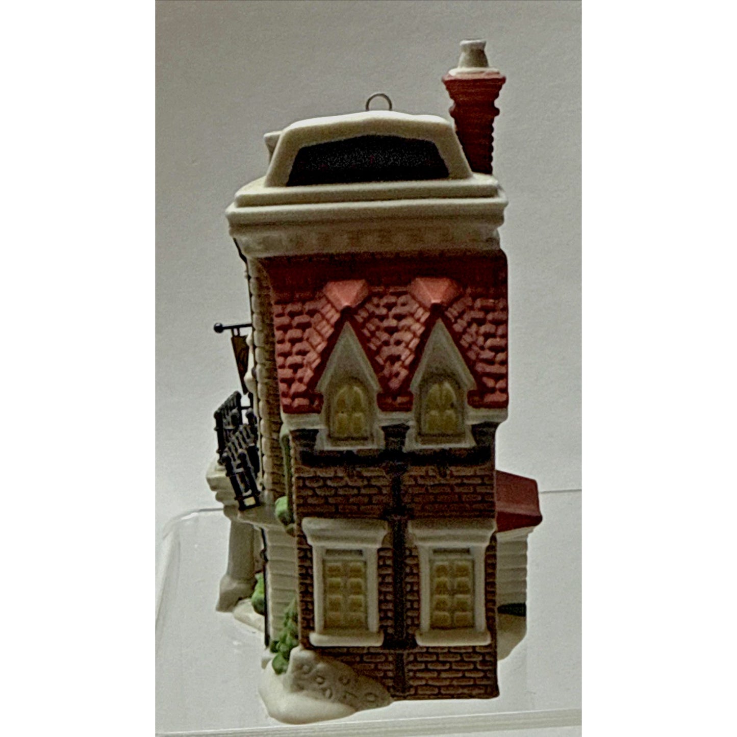 Vtg Dept 56 Dickens Heritage Village Collection Ornament Crown Cricket Inn 1992