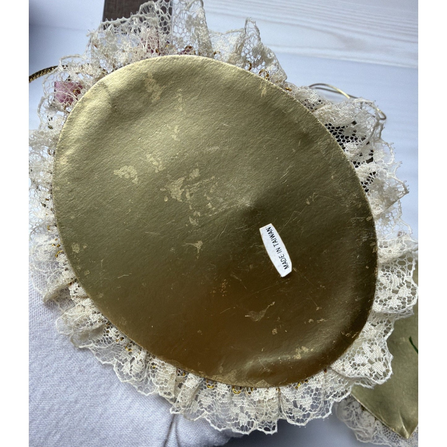 Vintage Lot of 4 Cameo Lace Gold Ornaments Victorian Taiwan As Is