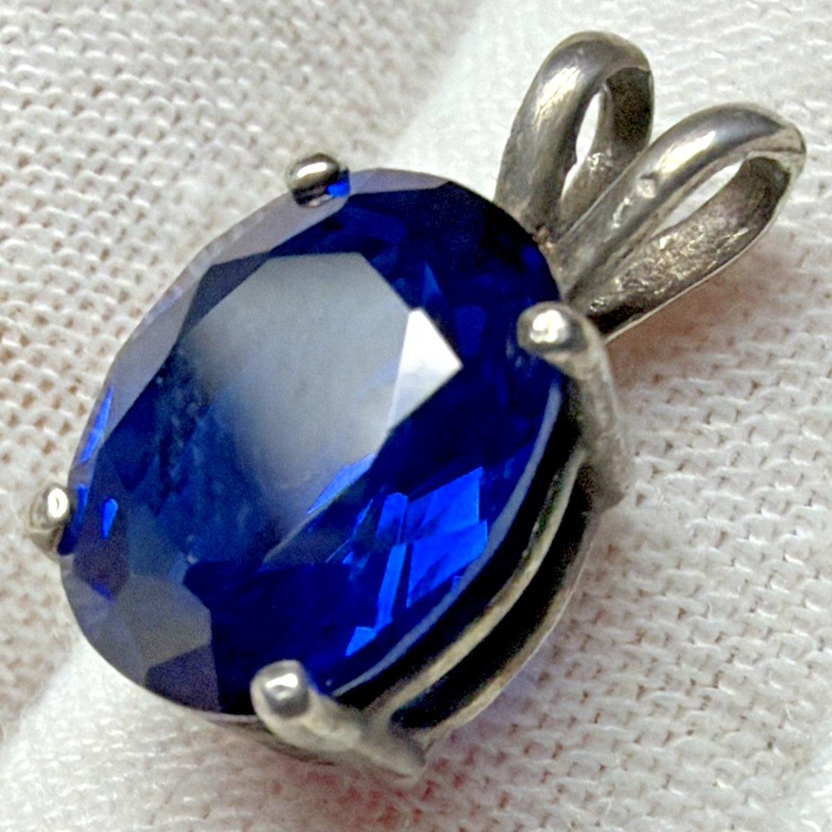 Sapphire Spinel Glass Oval Cut Solitaire Sterling Silver Pendant UV Reactive As