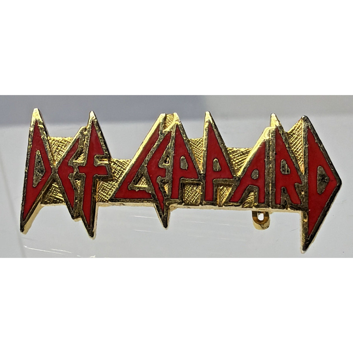 Vintage Def Leppard Gold Tone Enamel Red Badge Button Pin Pinback Heavy Metal