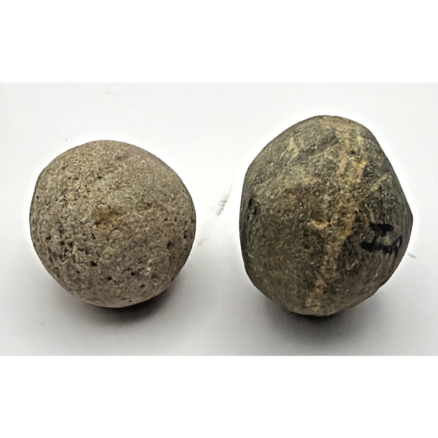 Old Lot of 2 Native American Mano Grinding Tools Stone Round Marbles IA