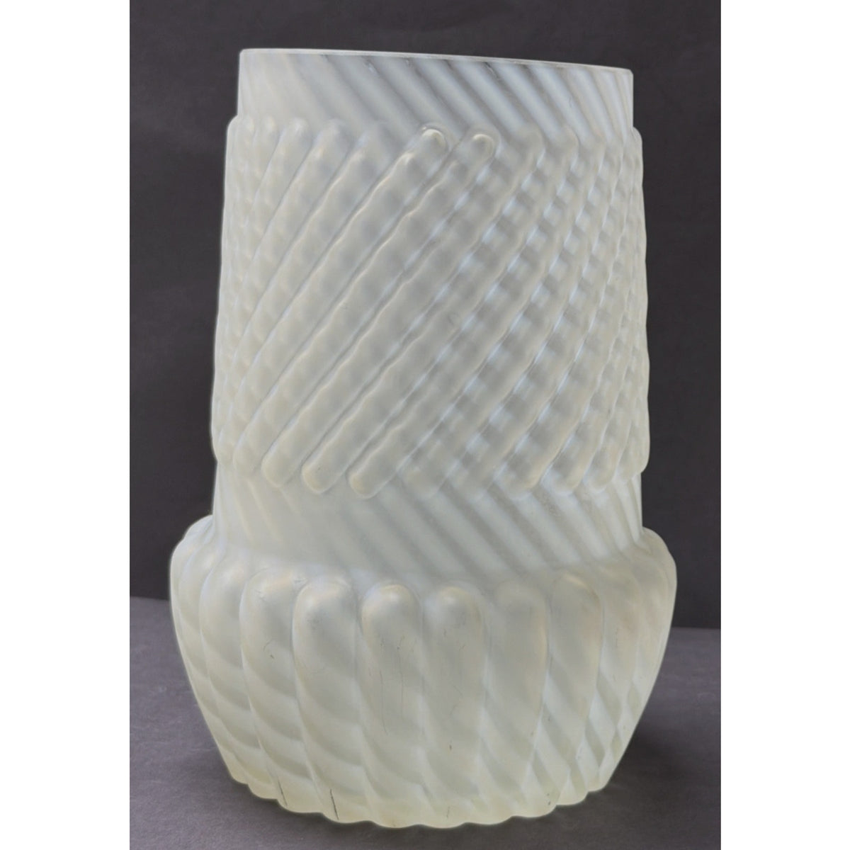 Antique Northwood Glass Chrysanthemum Opalescent Swirl Celery Vase Ribbed Satin