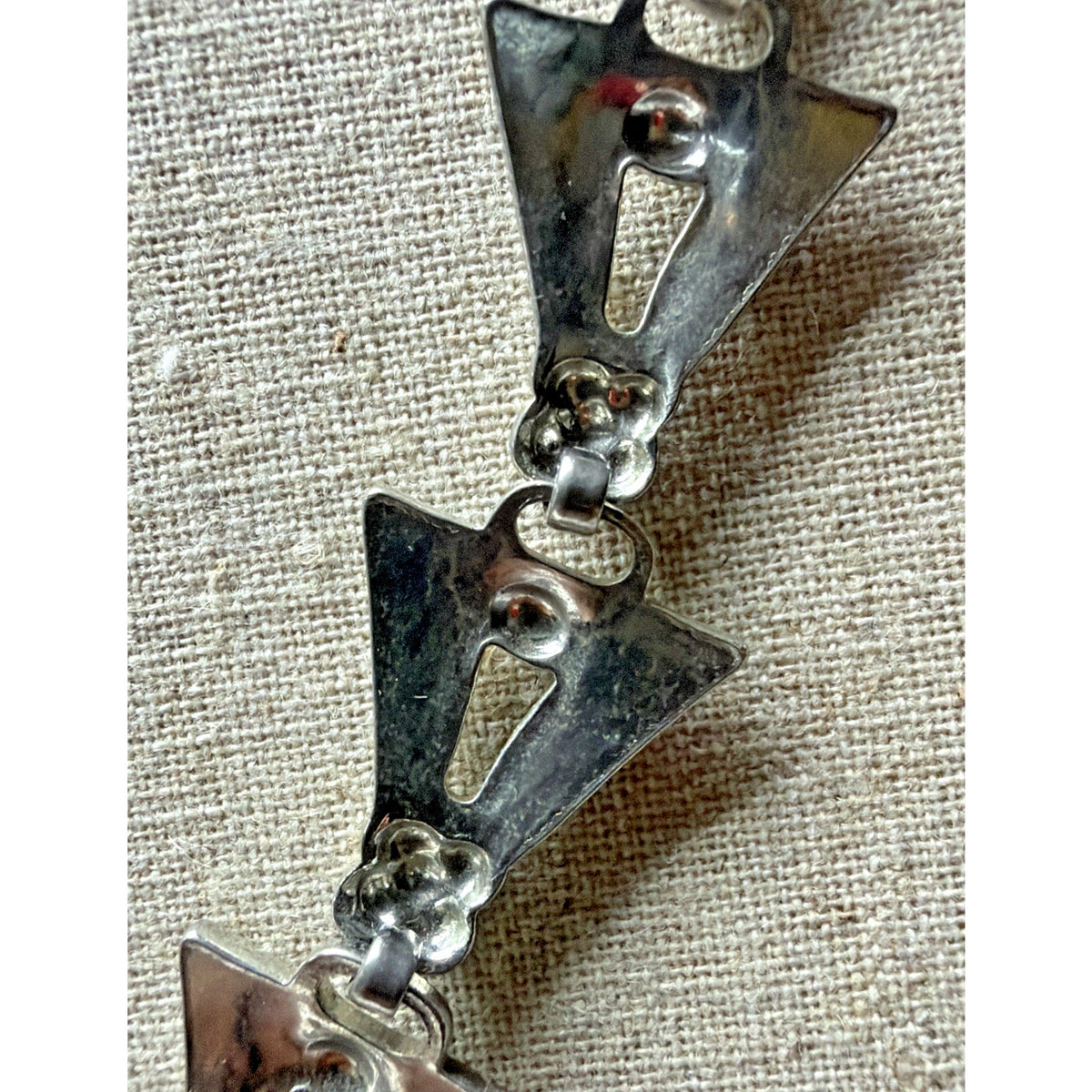 Modernist Silver Link Necklace Triangular Engraved Arrowhead Etched Fly Wings