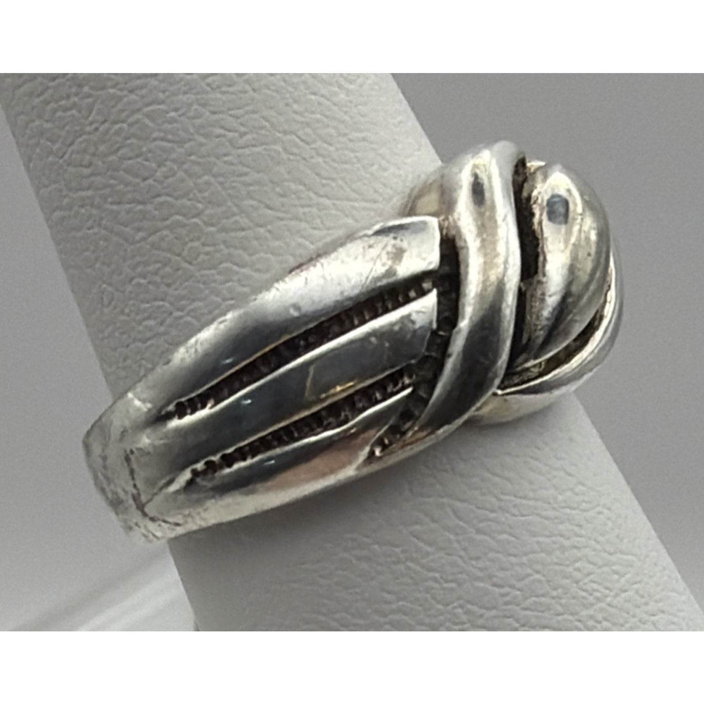 Vintage Sterling Silver Fluted Crossover Knot Ring Sz 8