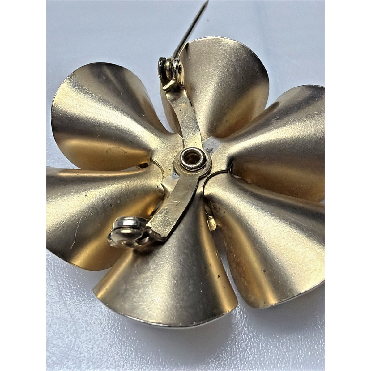 Vintage Gold Tone Blue Rhinestone Flower Blossom Brooch Ornate