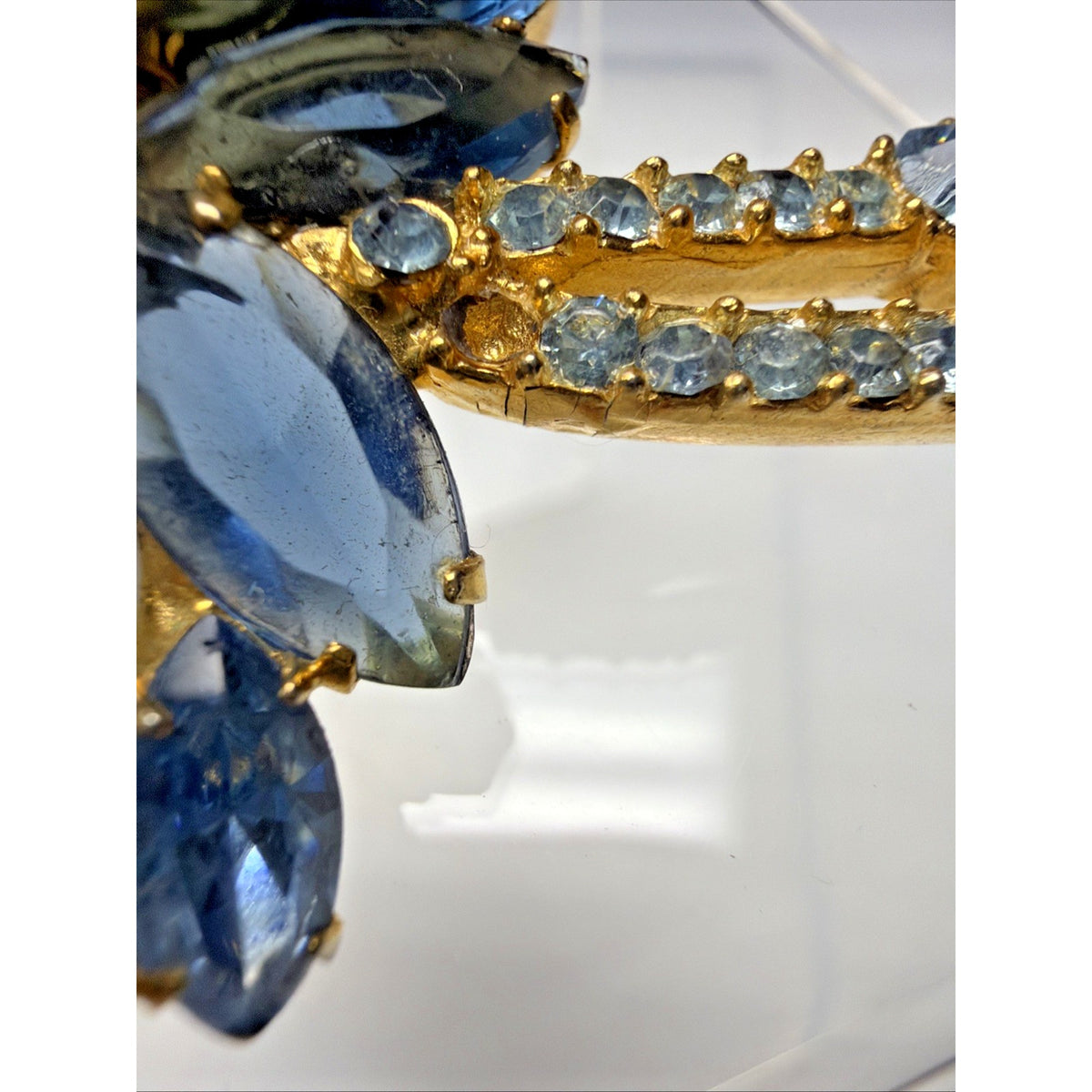 Vintage Juliana DeLizza Elster Gold Fluss Blue Floral Rhinestone Brooch As Is