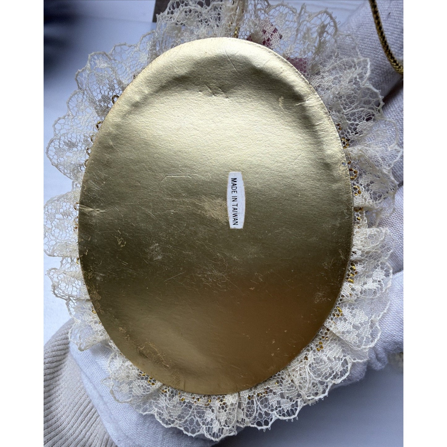Vintage Lot of 4 Cameo Lace Gold Ornaments Victorian Taiwan As Is