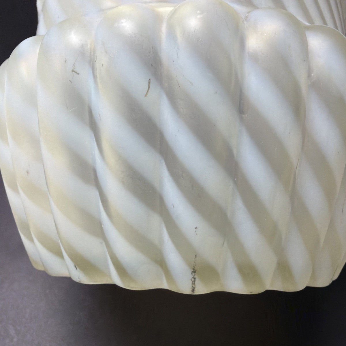 Antique Northwood Glass Chrysanthemum Opalescent Swirl Celery Vase Ribbed Satin