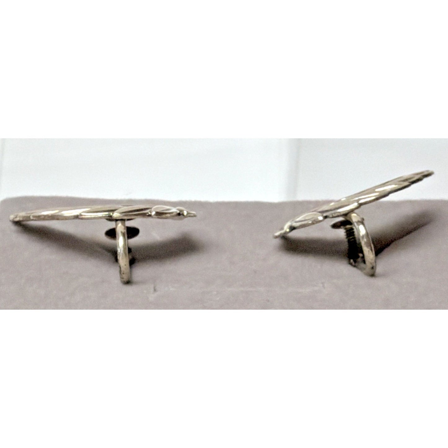 Vtg Bell Trading Post Sterling Silver Leaf Earrings Feathered Screw Back Card
