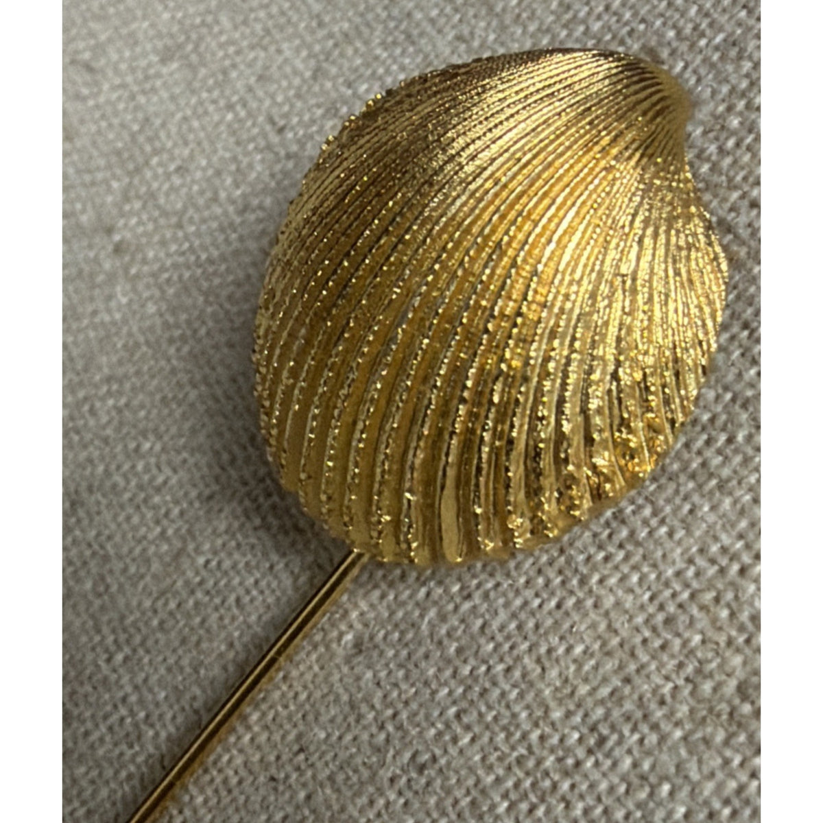 Vintage Trifari Shell Stick Pin Hatpin Clamshell Gold Tone
