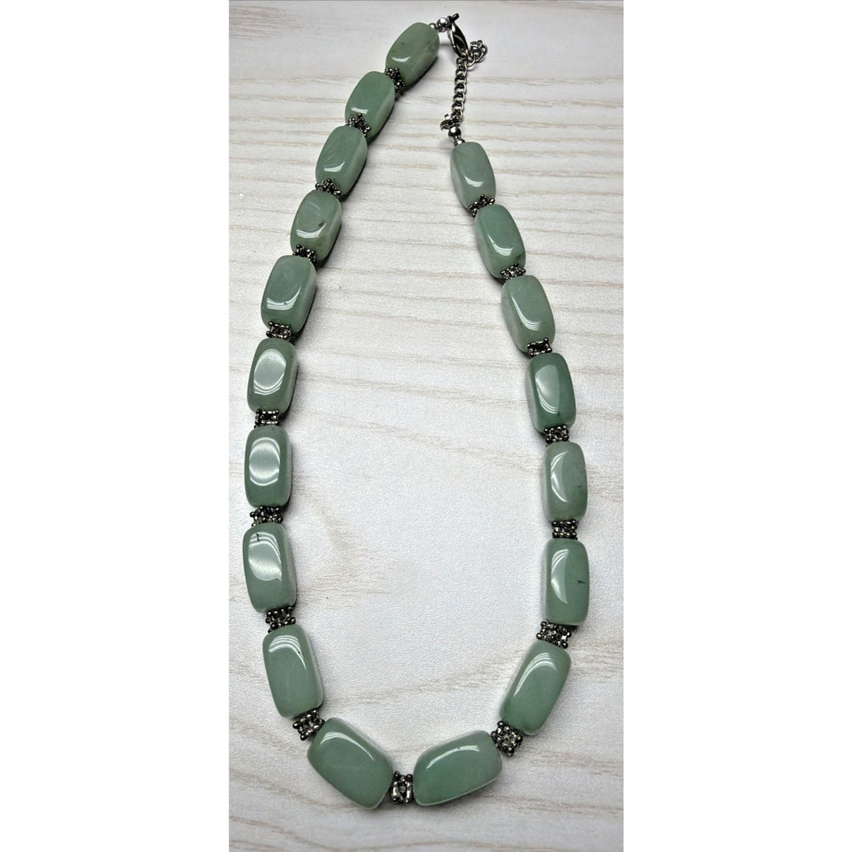 Jade Jadite Tumbler Beaded Silver Tone Necklace Green Choker Statement Chunky