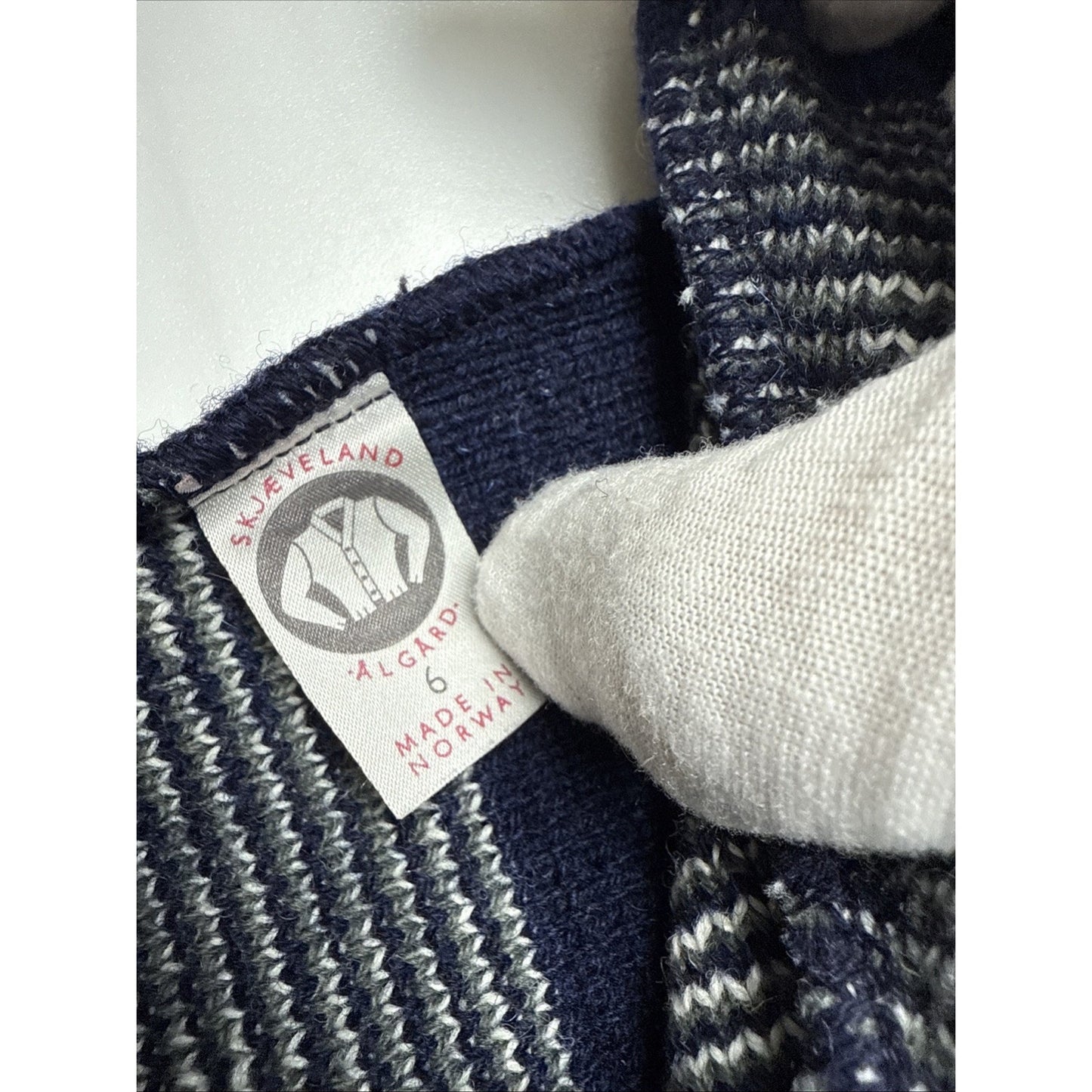 Vtg Skjaeveland Algard Norwegian Design Sweater Wool Childs Sz 6 Navy Gray White