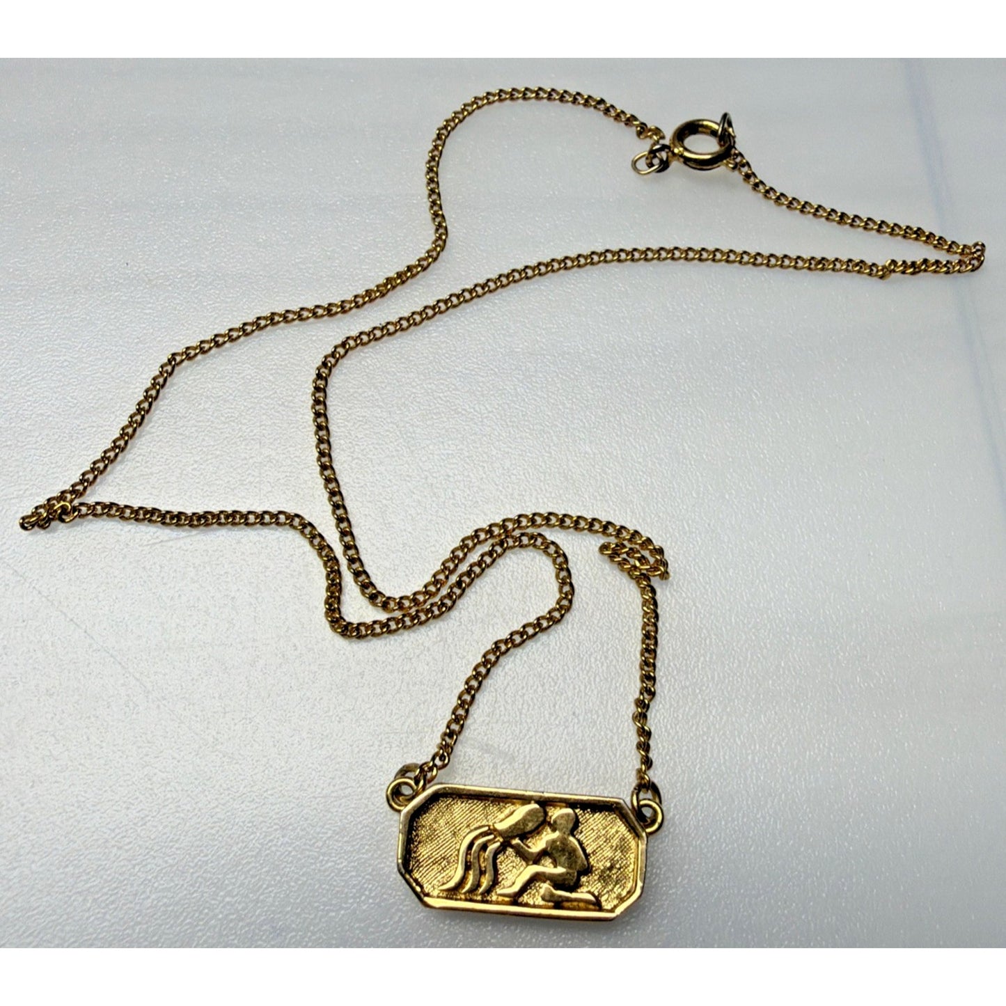 Vintage Crown Trifari Gold Tone Aquarius Zodiac Pendant Necklace