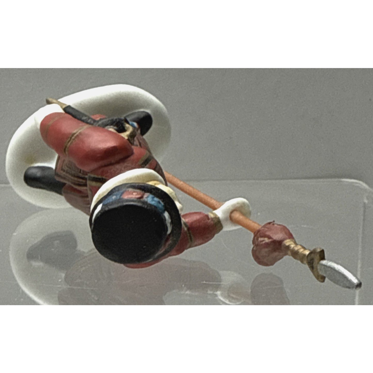 Vintage Dept 56 Yeomen of The Guard Single Figure Dickens 58397