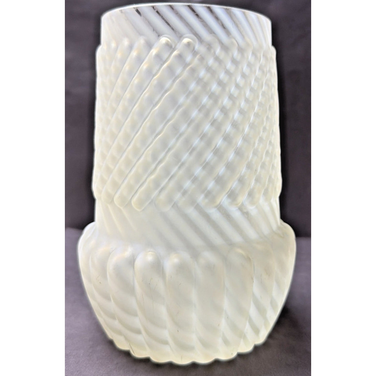 Antique Northwood Glass Chrysanthemum Opalescent Swirl Celery Vase Ribbed Satin