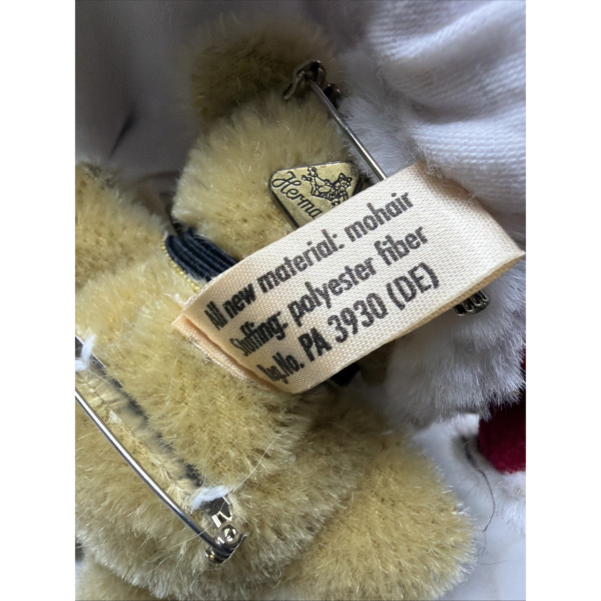 Vintage Hermann Spielwaren 1996 Christmas Bear Pin Brooch Mohair Tags