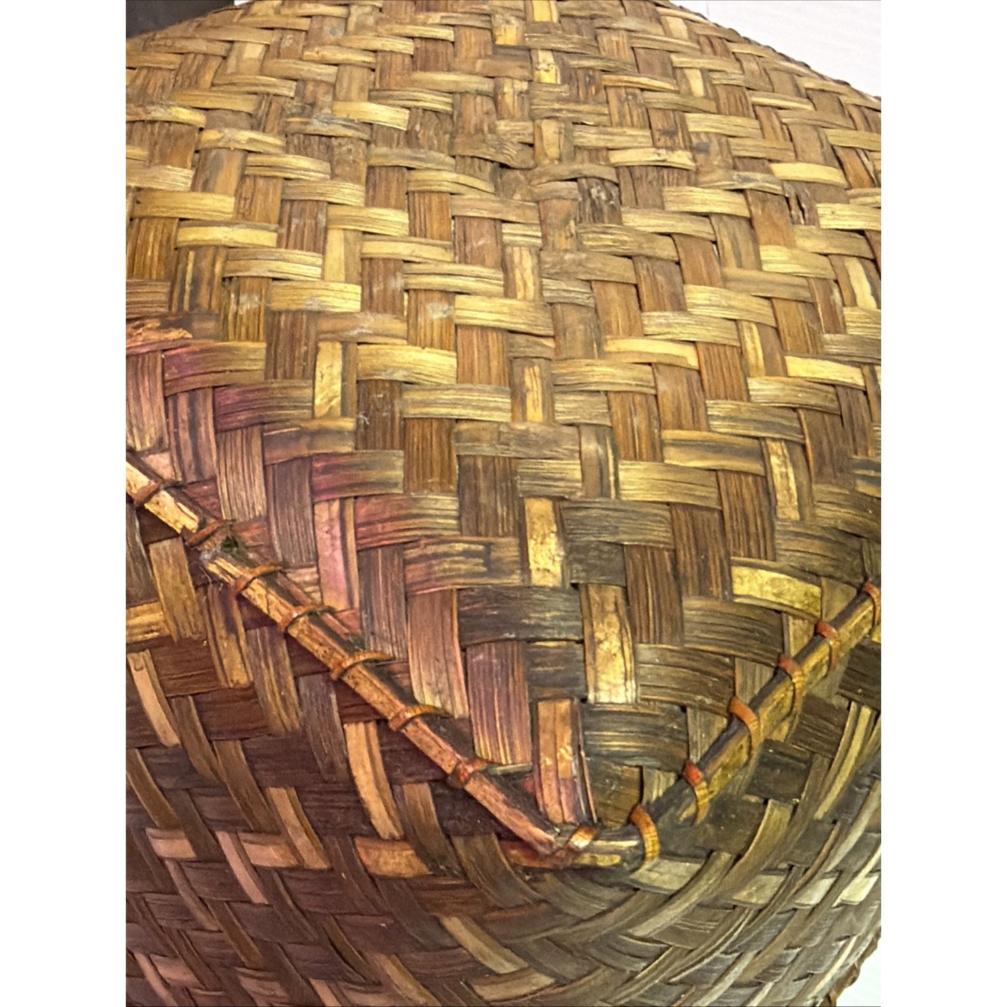 Old Rattan Woven Bamboo Storage Basket Sewing Woven Handle Lid Container