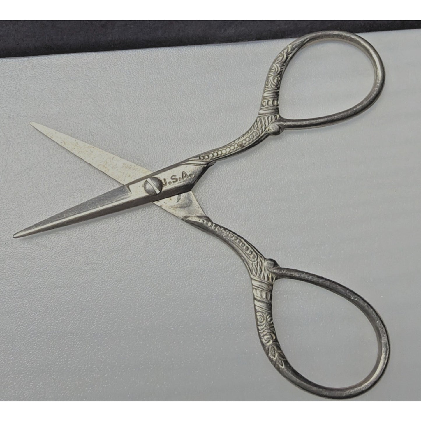 Vintage USA Darning Embroidery Scissors Sewing Silver Tone Ornate Scroll 3.5"