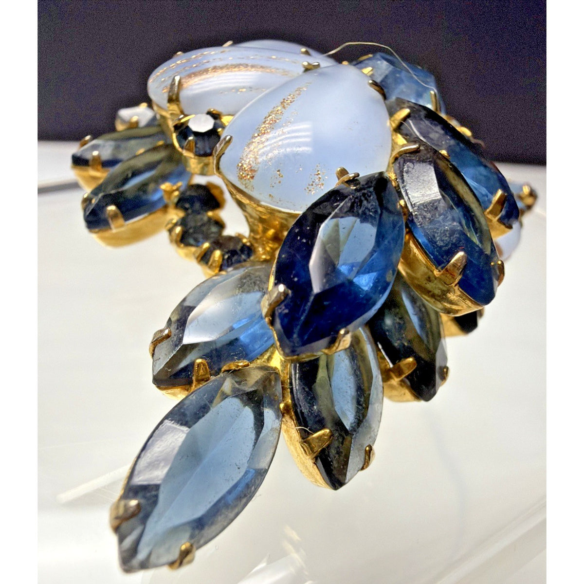 Vintage Juliana DeLizza Elster Gold Fluss Blue Floral Rhinestone Brooch As Is