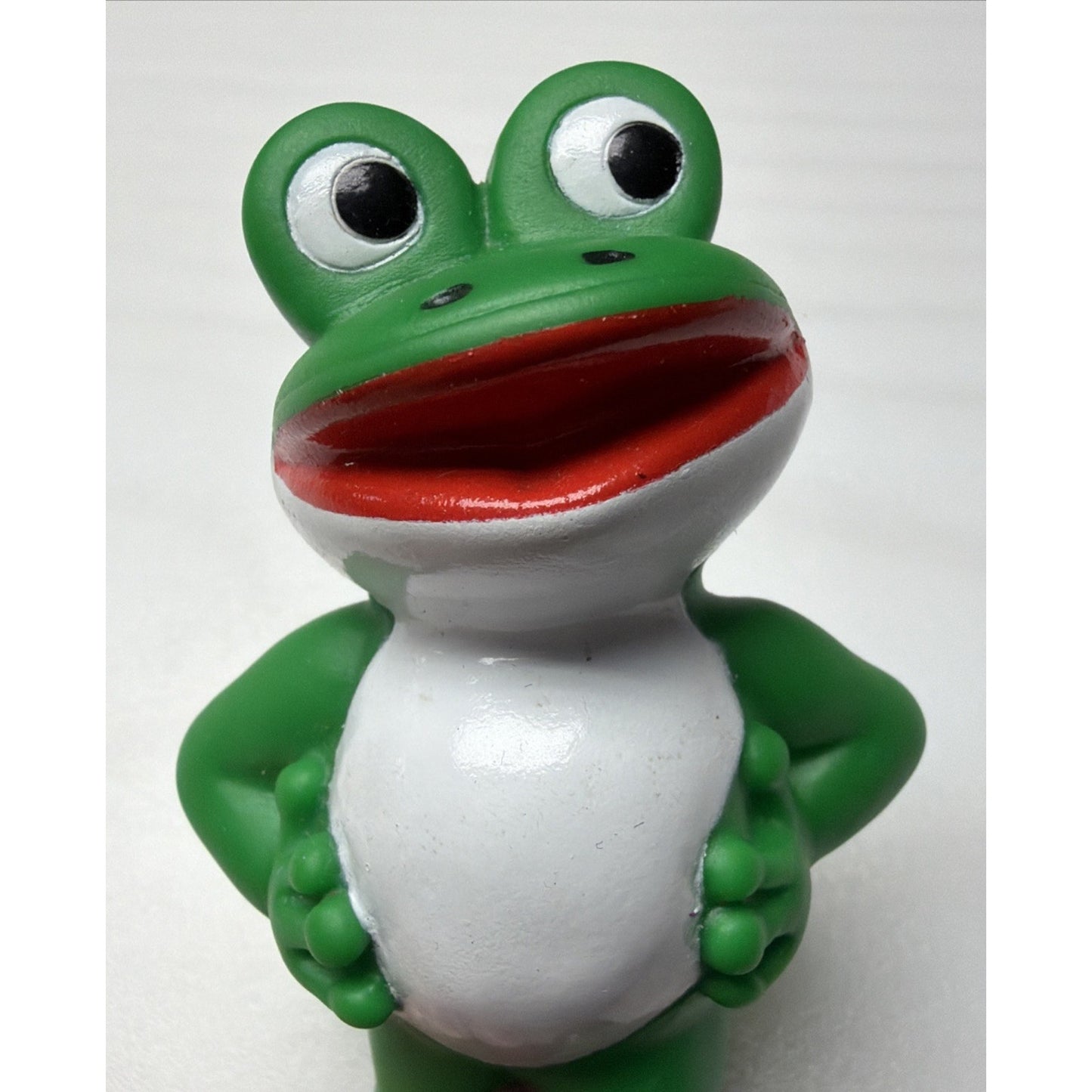 Vintage John Freilassing D8228 Squeaking Frog Toad Rubber Toy Rare