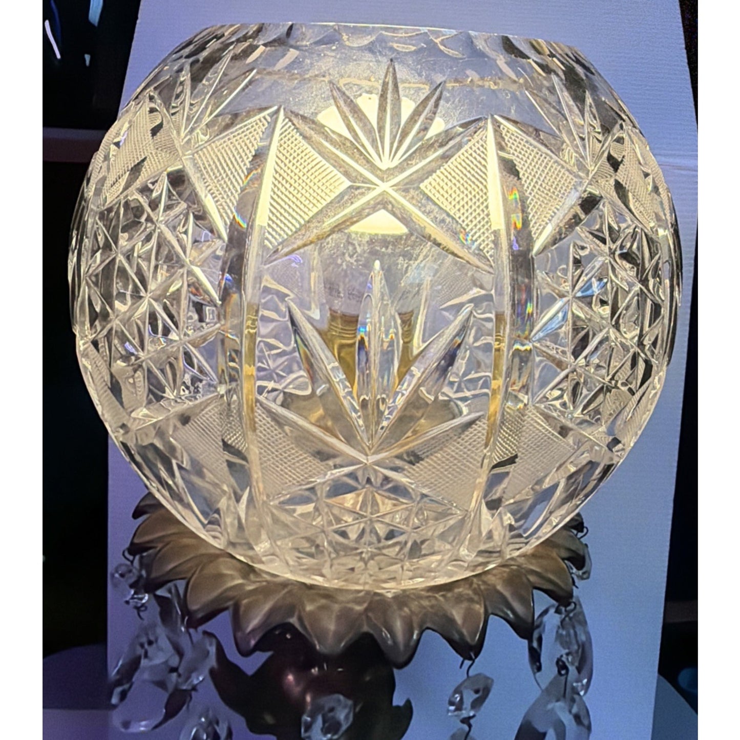 Hollywood Regency Brass Cherub Crystal Cut Globe Marble Parlor Lamp Waterfall