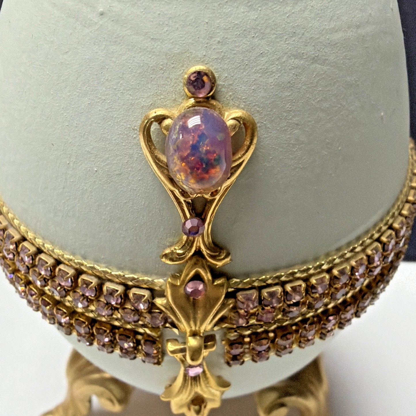 Vtg Pink Faceted Rhinestone Opal Gold Hand Decorated Goose Egg Hinged Footed Box