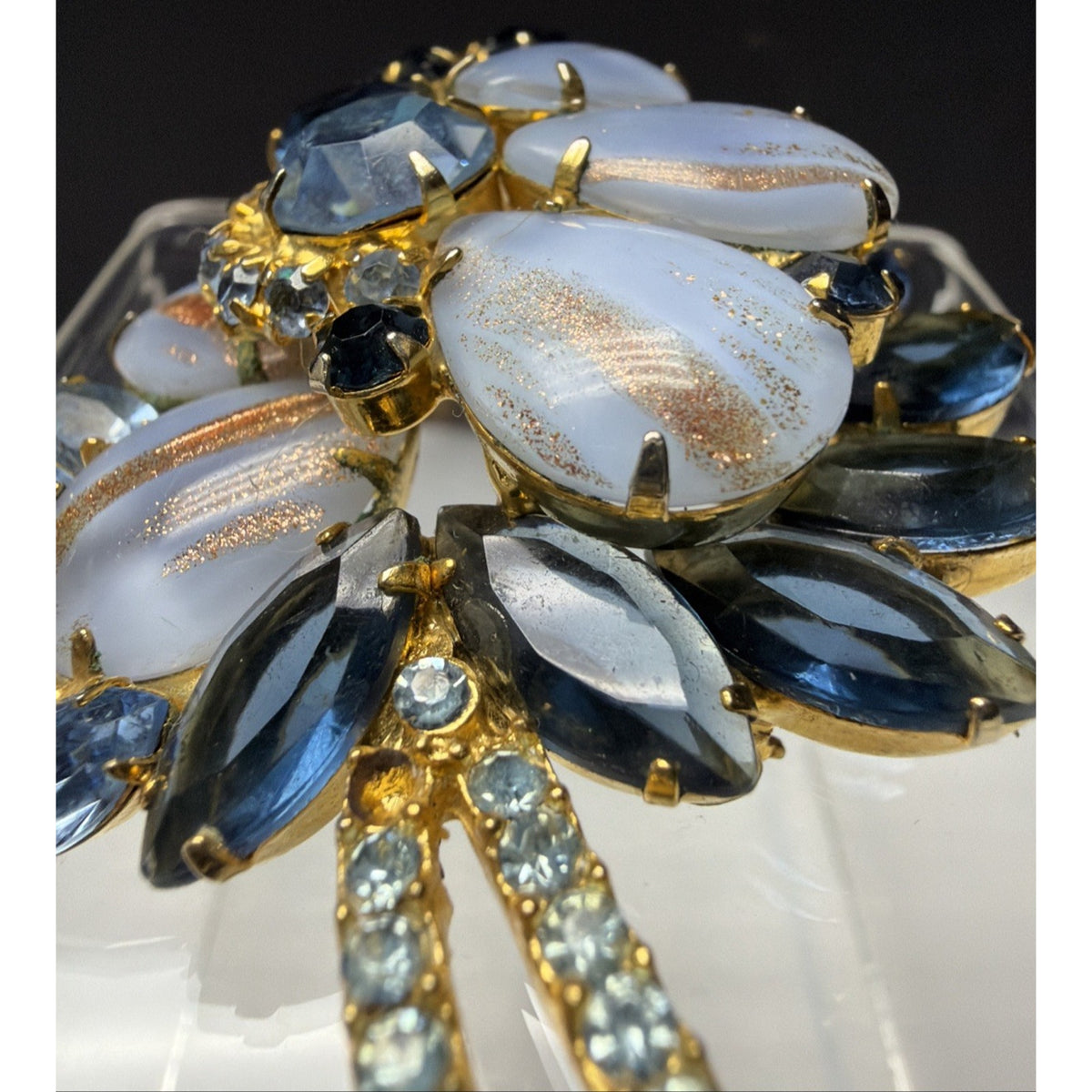 Vintage Juliana DeLizza Elster Gold Fluss Blue Floral Rhinestone Brooch As Is