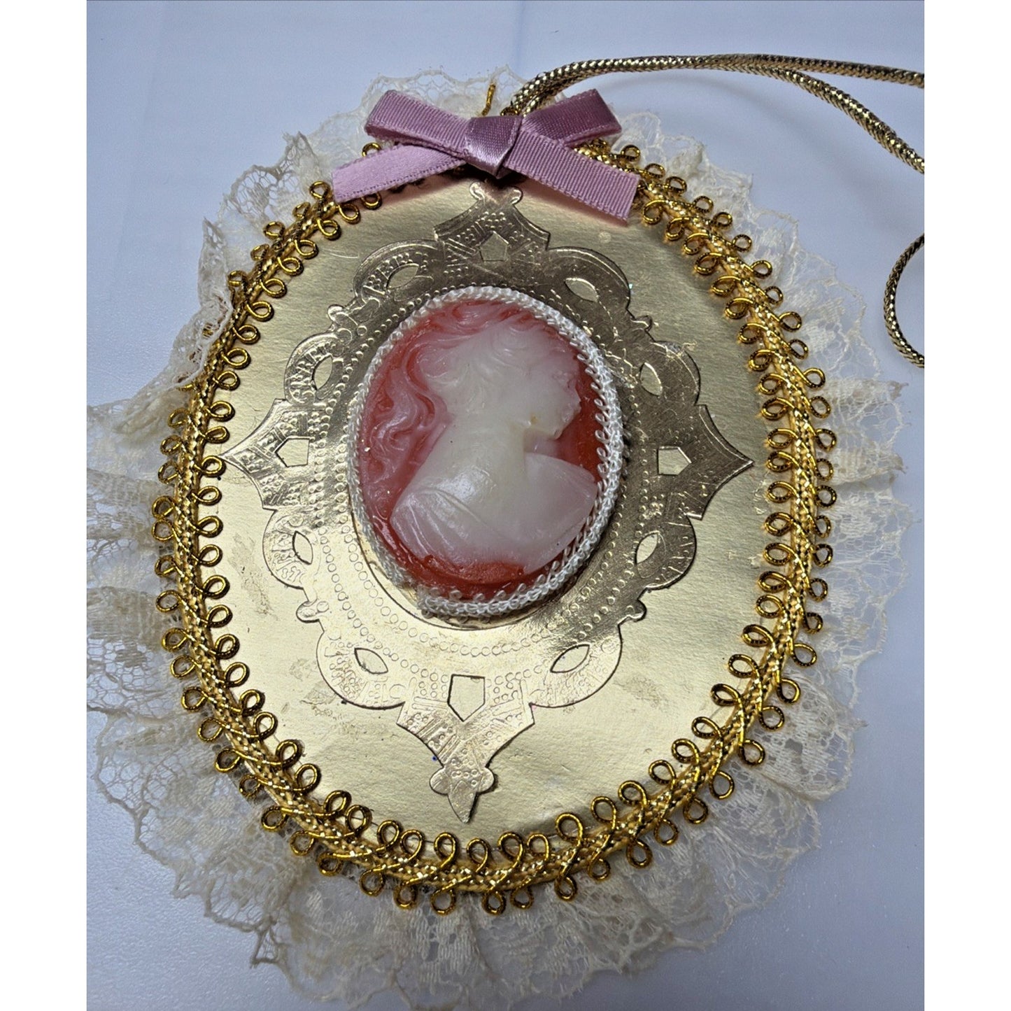 Vintage Lot of 4 Cameo Lace Gold Ornaments Victorian Taiwan As Is