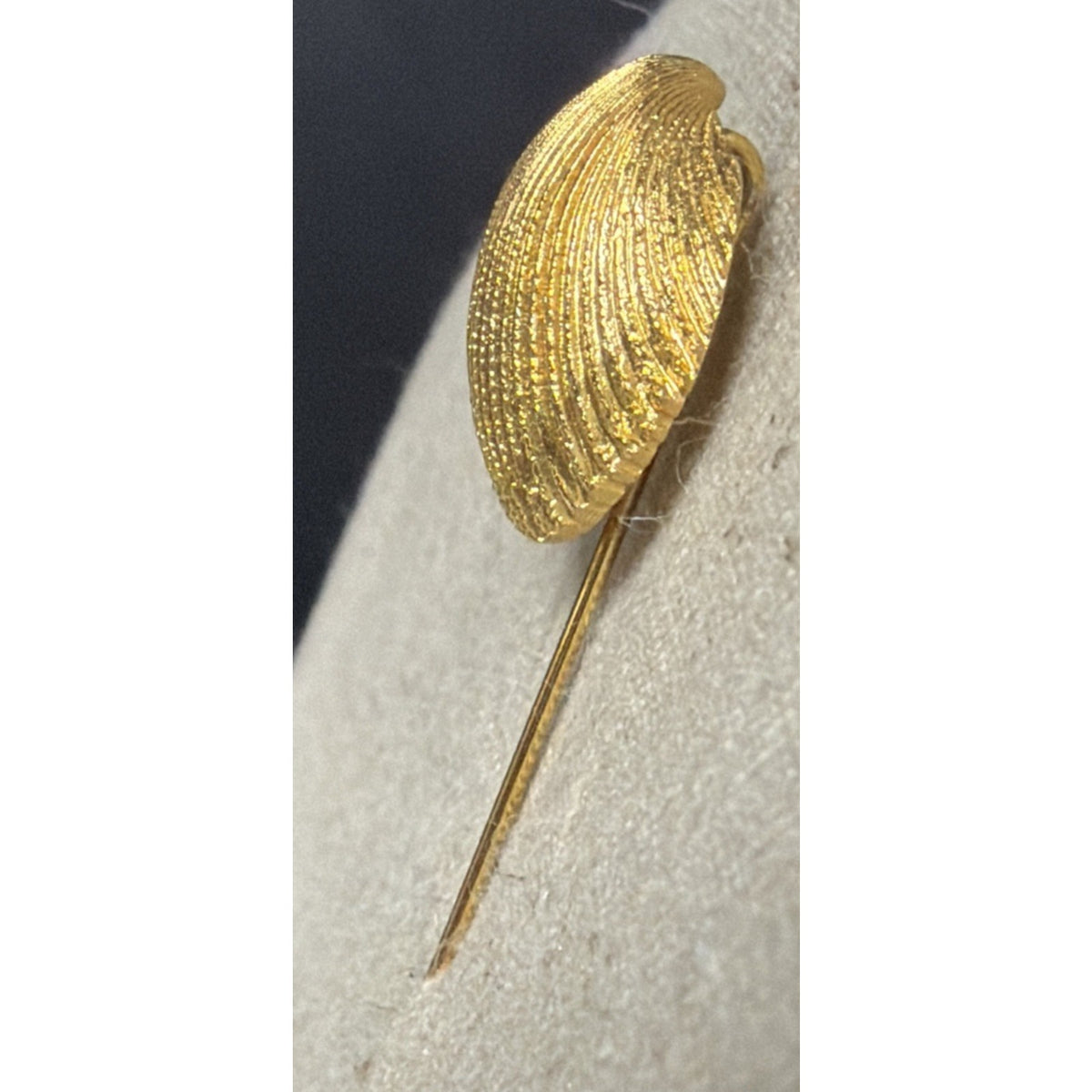 Vintage Trifari Shell Stick Pin Hatpin Clamshell Gold Tone