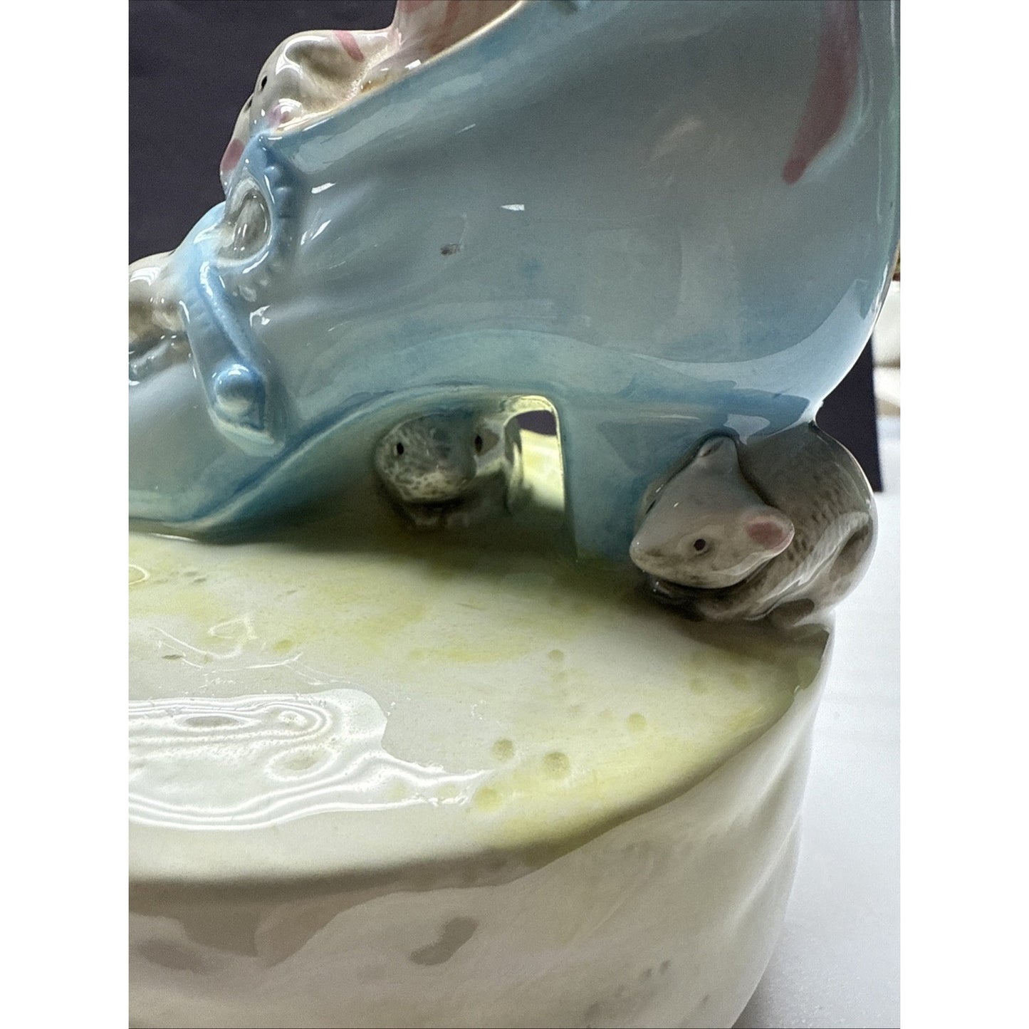 Beatrix Potter Old Woman Who Live in a Shoe Porcelain Schmid Rotating Music Box