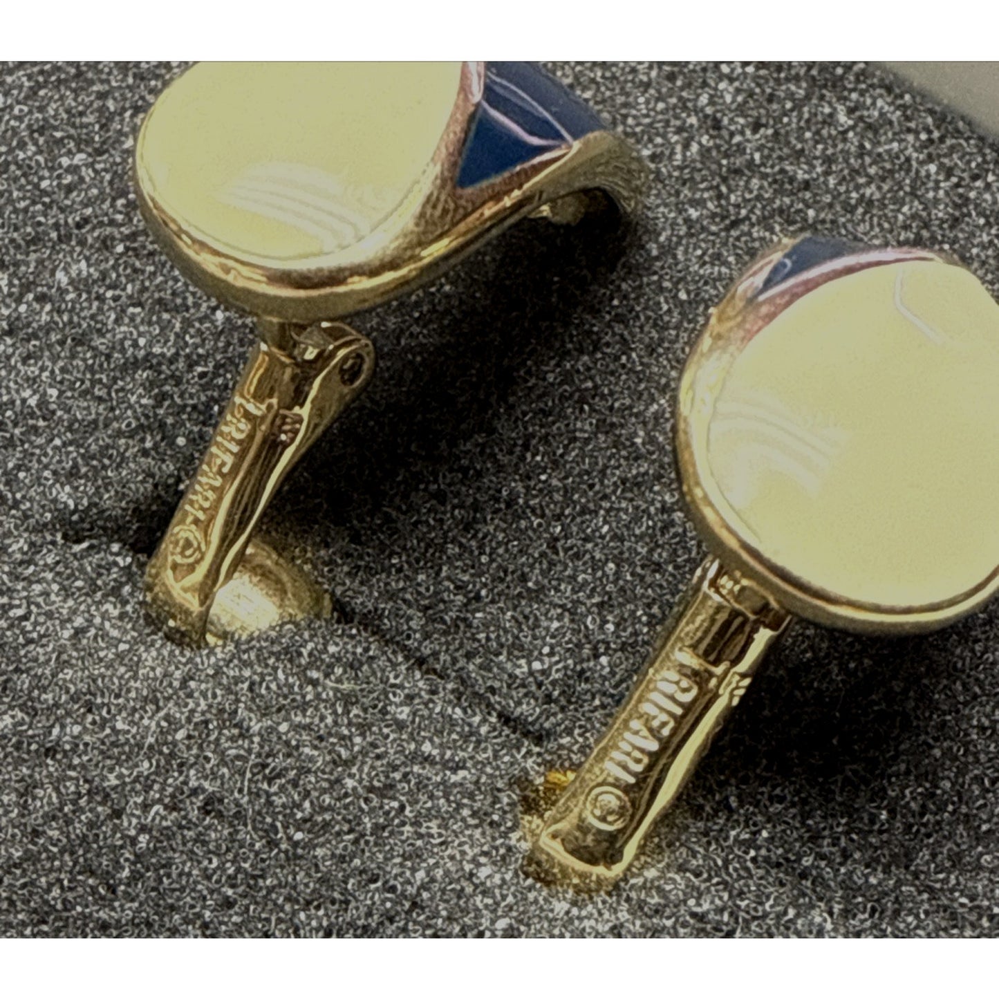 Vintage Crown Trifari Gold Tone Enamel Cream White Navy Blue Clip On Earrings