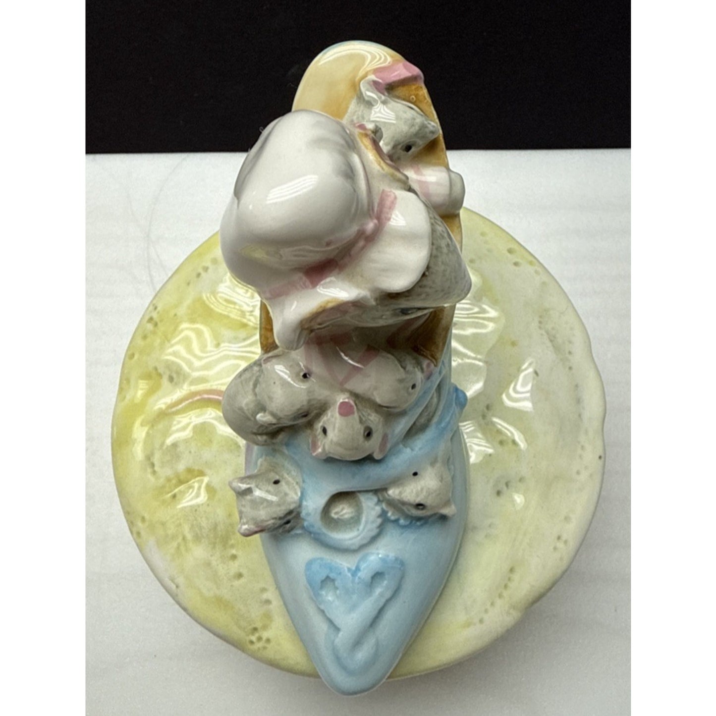 Beatrix Potter Old Woman Who Live in a Shoe Porcelain Schmid Rotating Music Box