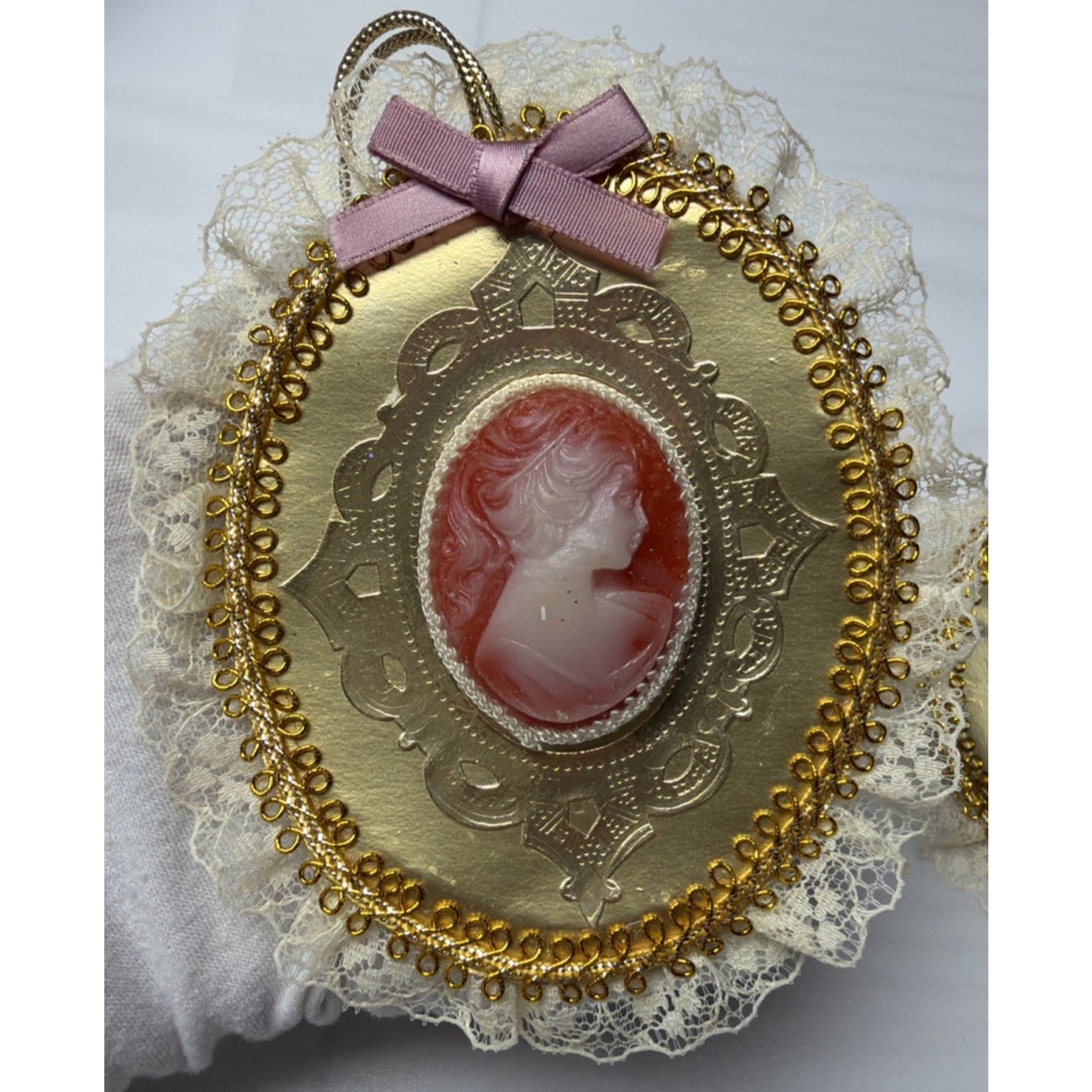 Vintage Lot of 4 Cameo Lace Gold Ornaments Victorian Taiwan As Is