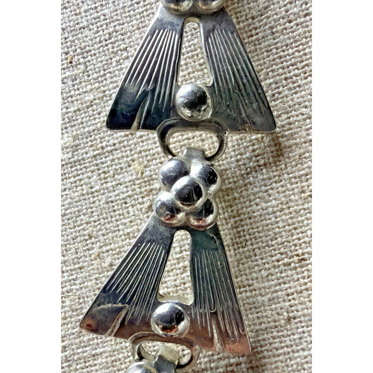 Modernist Silver Link Necklace Triangular Engraved Arrowhead Etched Fly Wings