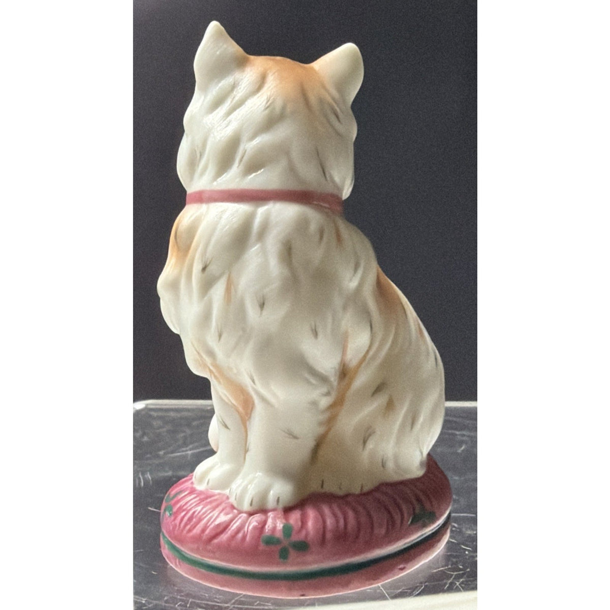 Vintage 1986 Franklin Mint Curio Cabinet Staffordshire Porcelain Cat Pillow