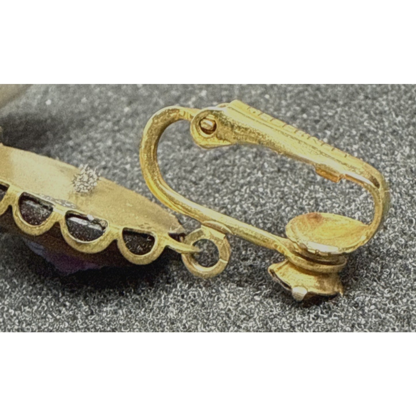 Vintage Juliana D&E Celebrity Glass Intaglio Cameo Clip Earring 1 Only